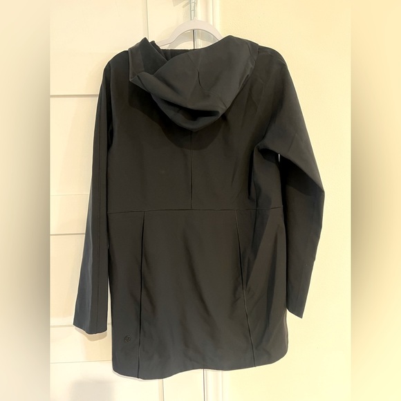 Lululemon Athletica Glyde Along Black Softshell Hooded Rain Jacket Size 8 EUC - Picture 3 of 5